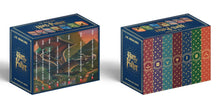 Cargar imagen en el visor de la galería, HARRY POTTER PAPERBACK BOX SET BOOKS 1-7 (DELUXE EDITION CON CANTOS PINTADOS EN INGLÉS)