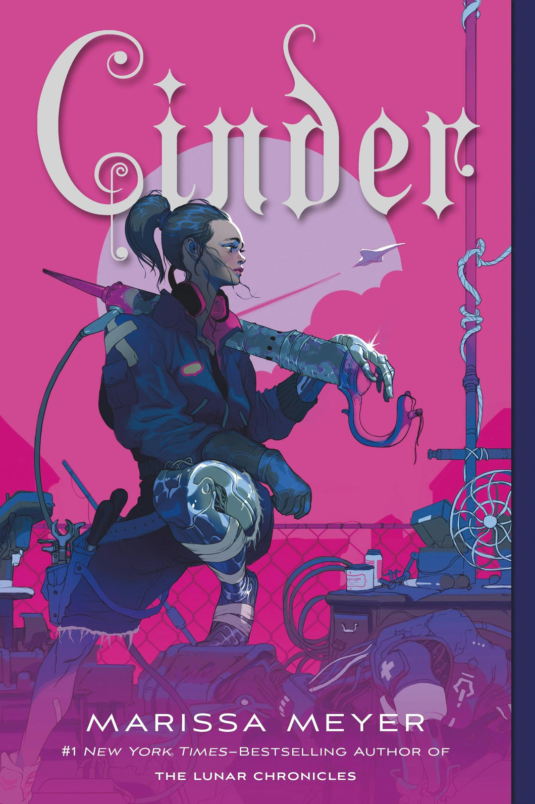 CINDER (LUNAR CHRONICLES 1)