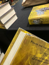 Cargar imagen en el visor de la galería, KINGDOM OF ASH (THRONE OF GLASS, 7) (LIBRO FIRMADO)
